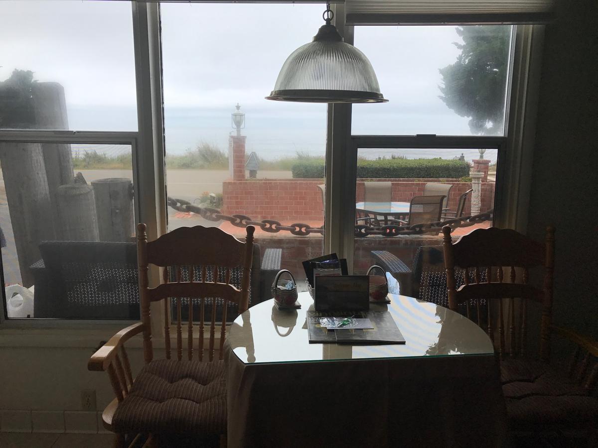 Captain'S Cove Inn Cambria Exterior photo
